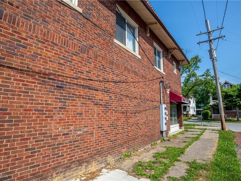 17216 Grovewood Avenue, Cleveland, OH 44119 Photo 5