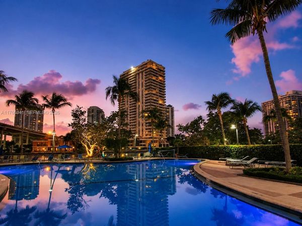 19390 Collins Ave, Unit 312, Sunny Isles Beach, FL 33160