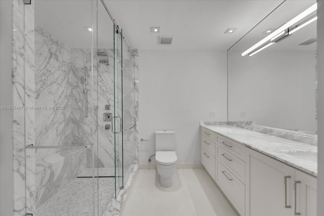 100 S Pointe Dr, Unit 1502, Miami Beach, FL 33139 Photo