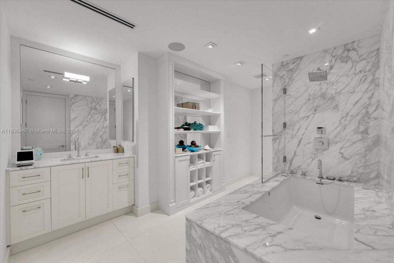 100 S Pointe Dr, Unit 1502, Miami Beach, FL 33139 Photo