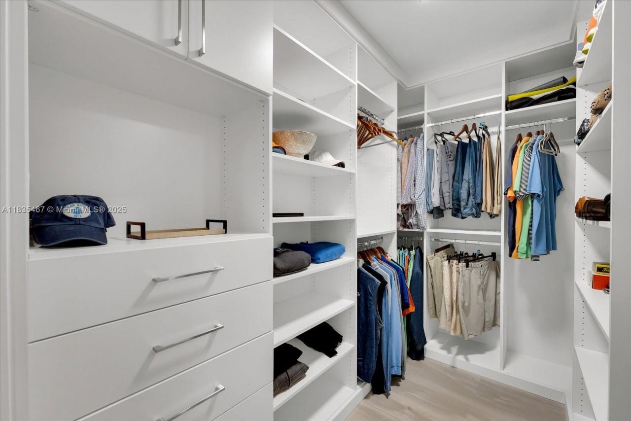 100 S Pointe Dr, Unit 1502, Miami Beach, FL 33139 Photo