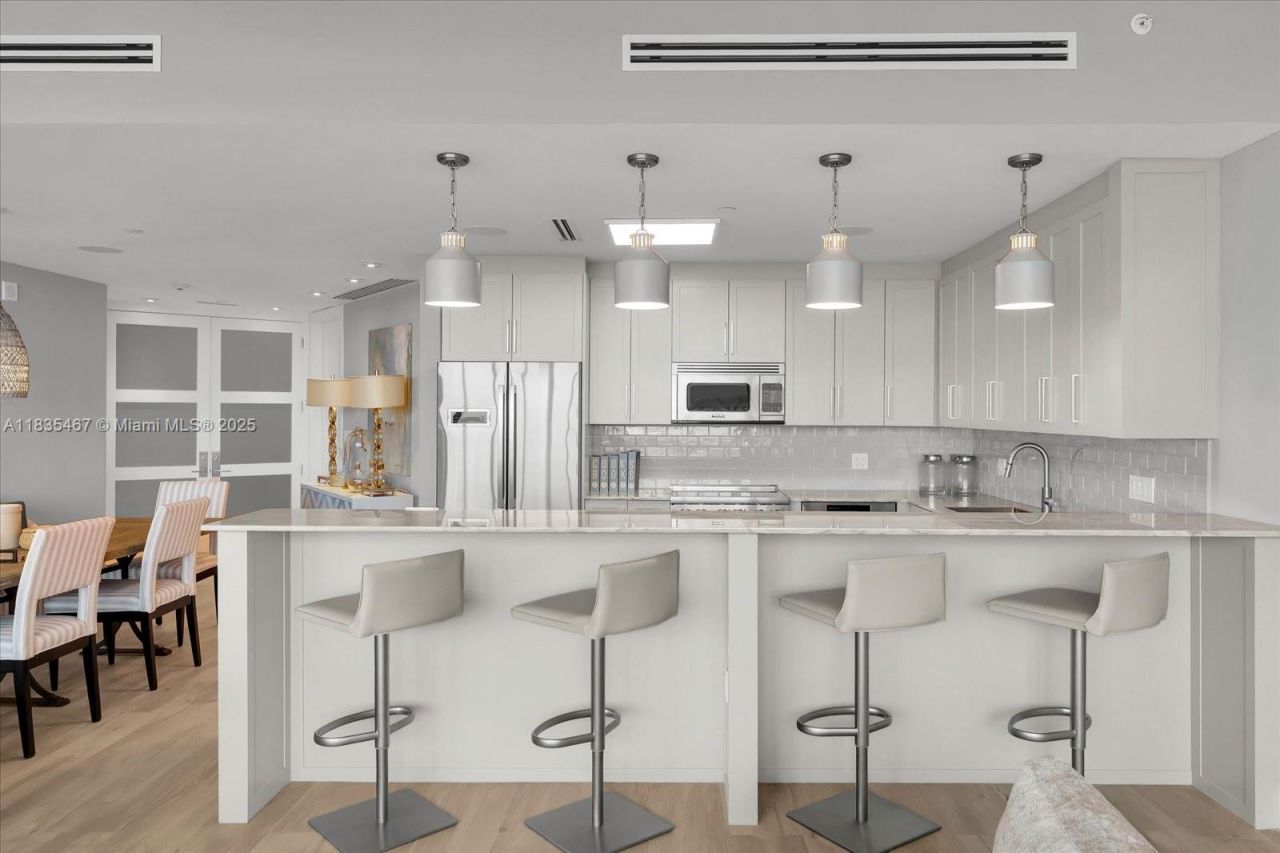 100 S Pointe Dr, Unit 1502, Miami Beach, FL 33139 Photo