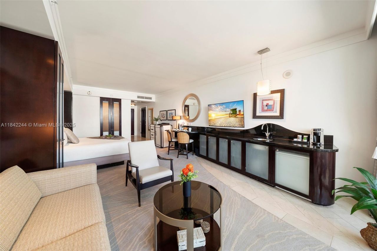 4391 Collins Ave, Unit 802, Miami Beach, FL 33140 Photo