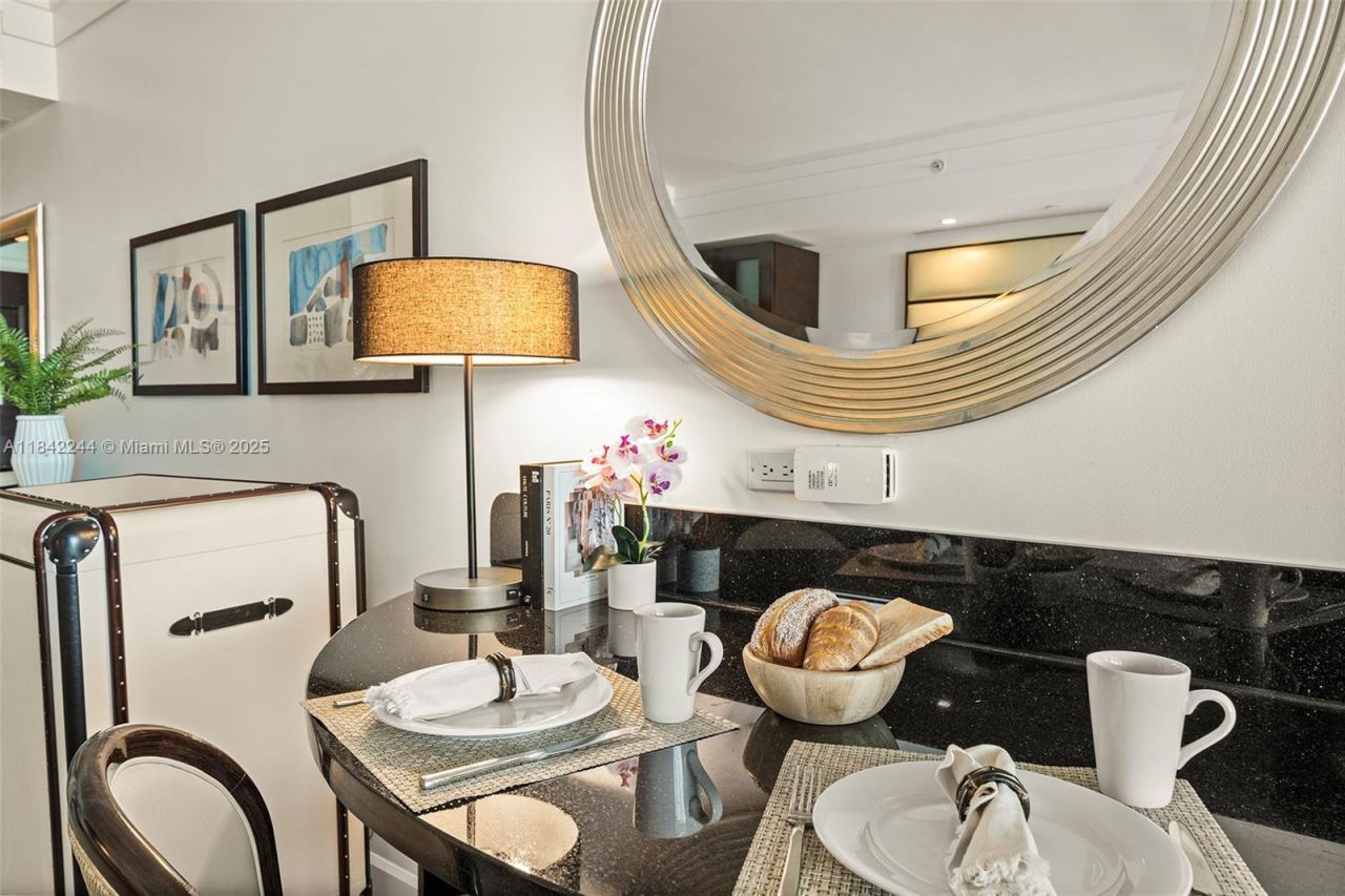 4391 Collins Ave, Unit 802, Miami Beach, FL 33140 Photo