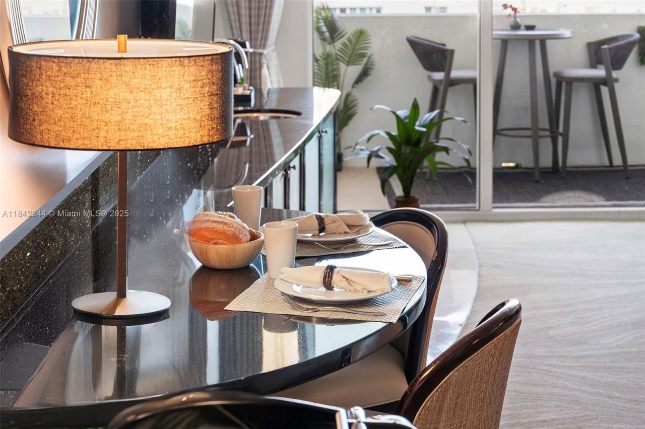 4391 Collins Ave, Unit 802, Miami Beach, FL 33140 Photo