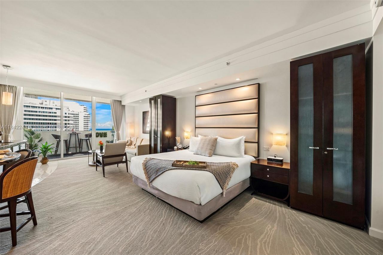 4391 Collins Ave, Unit 802, Miami Beach, FL 33140 Photo