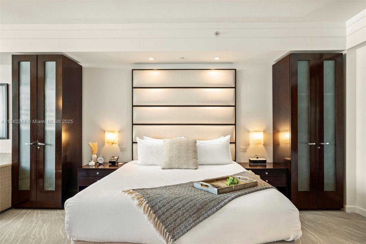 4391 Collins Ave, Unit 802, Miami Beach, FL 33140 Photo