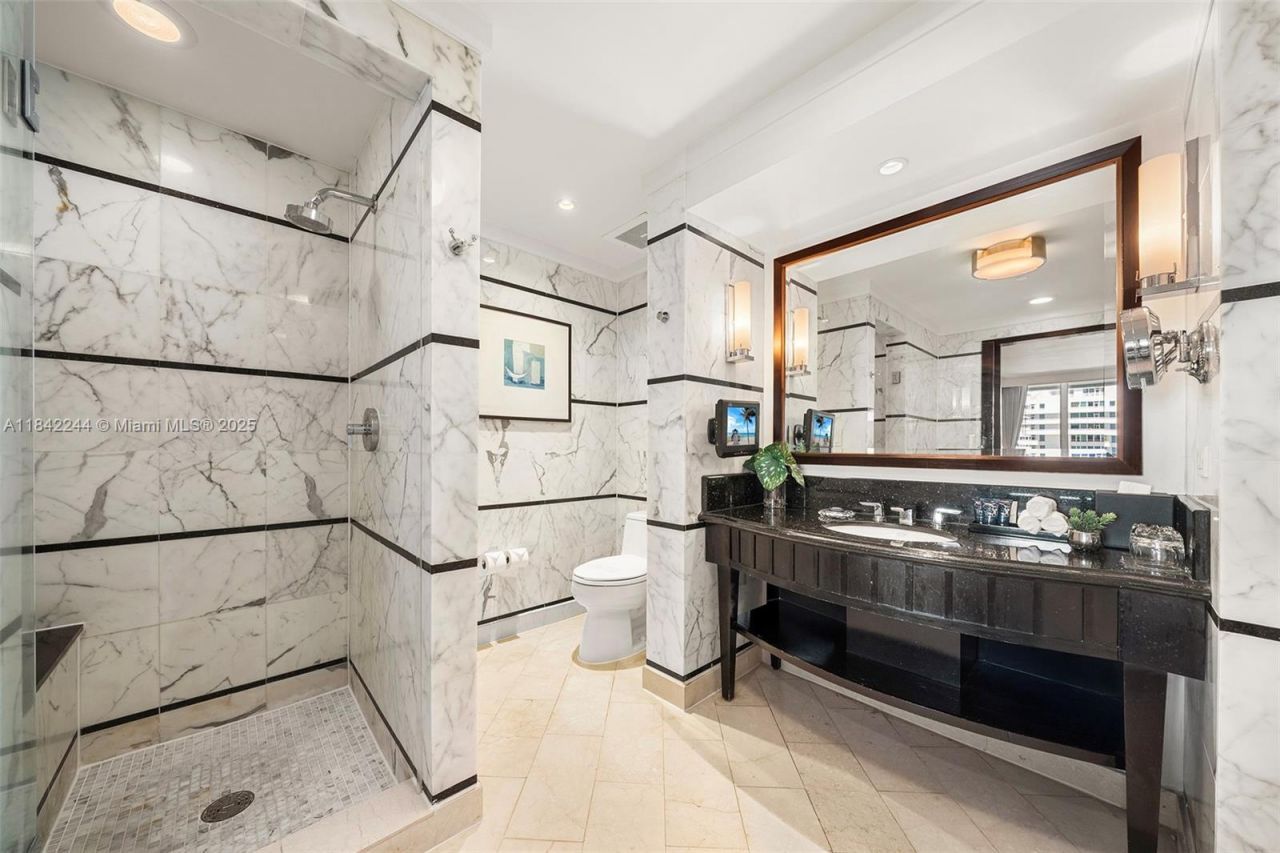 4391 Collins Ave, Unit 802, Miami Beach, FL 33140 Photo