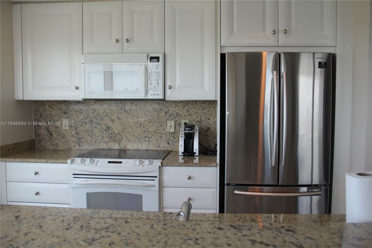 4401 Collins Ave, Unit 1915/1917, Miami Beach, FL 33140 Photo