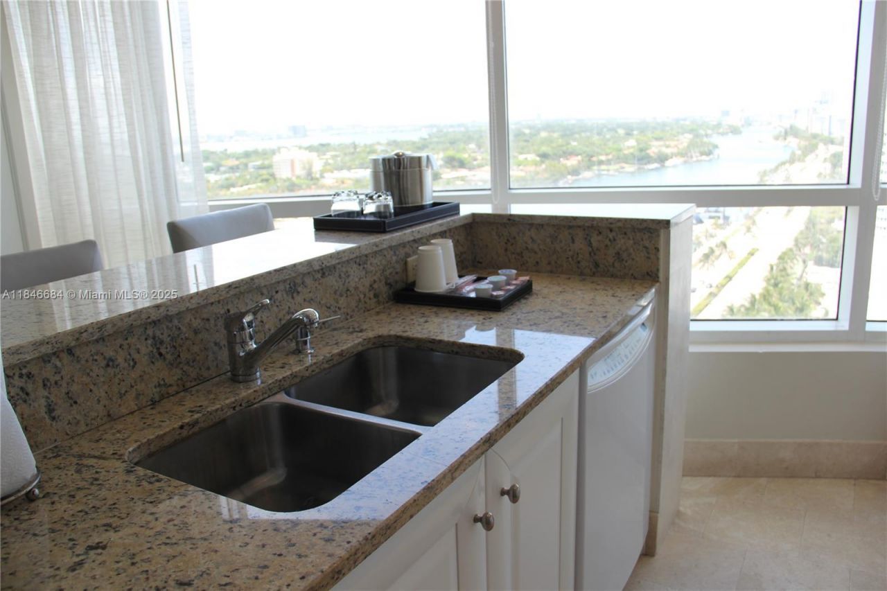 4401 Collins Ave, Unit 1915/1917, Miami Beach, FL 33140 Photo