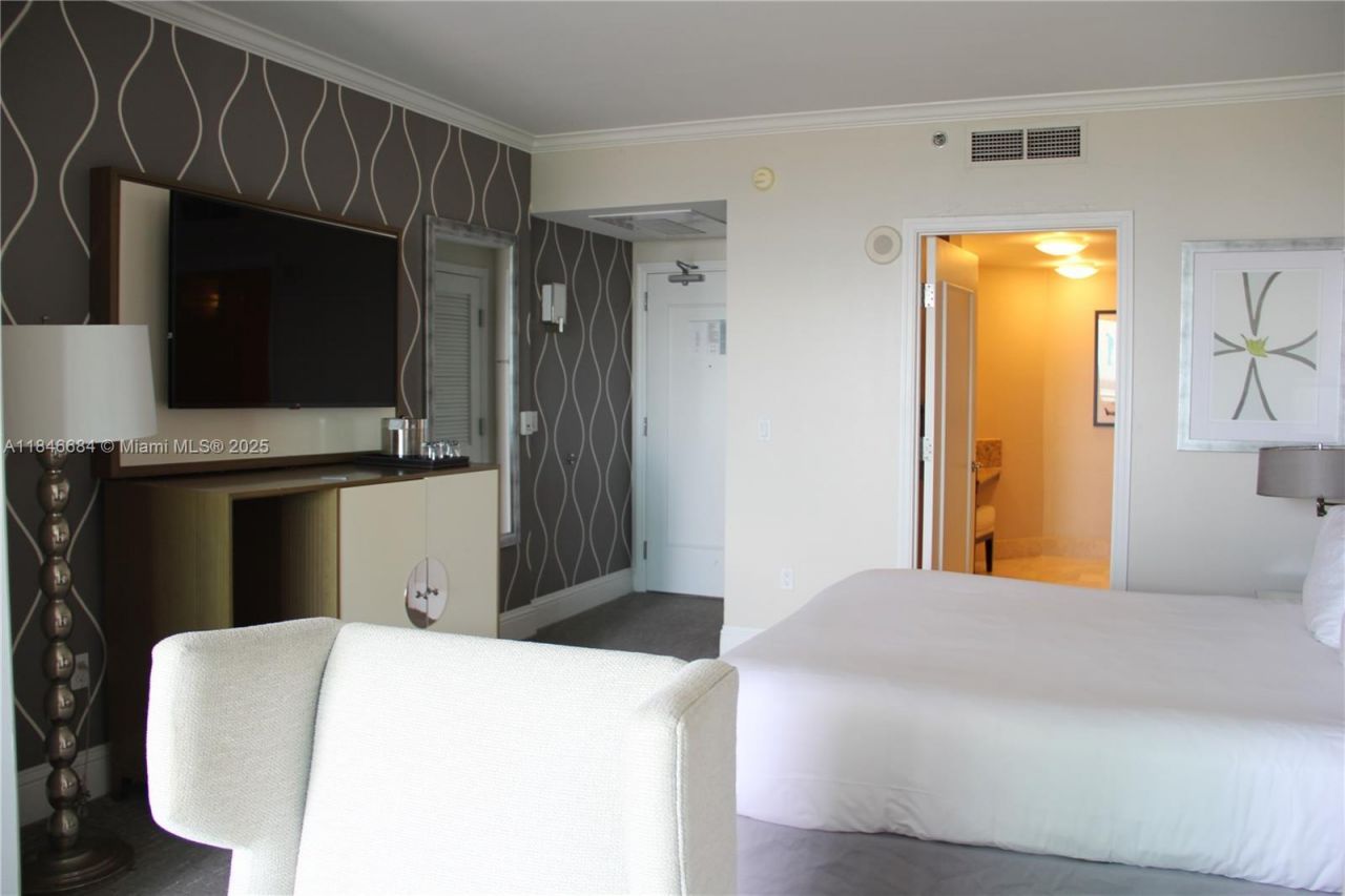 4401 Collins Ave, Unit 1915/1917, Miami Beach, FL 33140 Photo