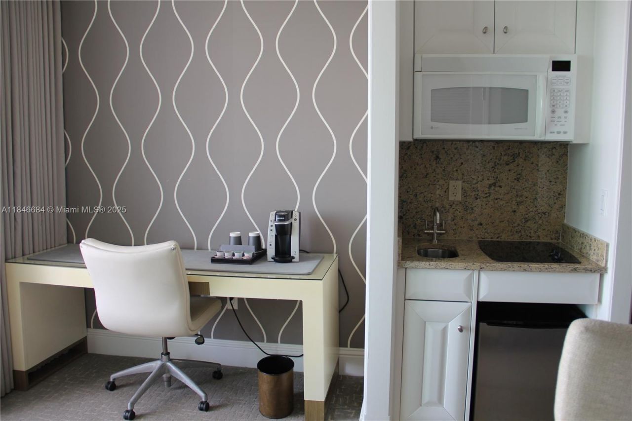 4401 Collins Ave, Unit 1915/1917, Miami Beach, FL 33140 Photo