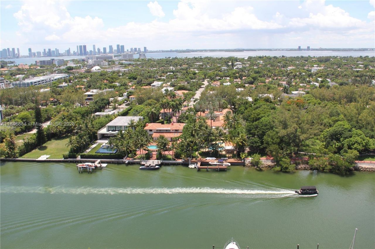 4401 Collins Ave, Unit 1915/1917, Miami Beach, FL 33140 Photo