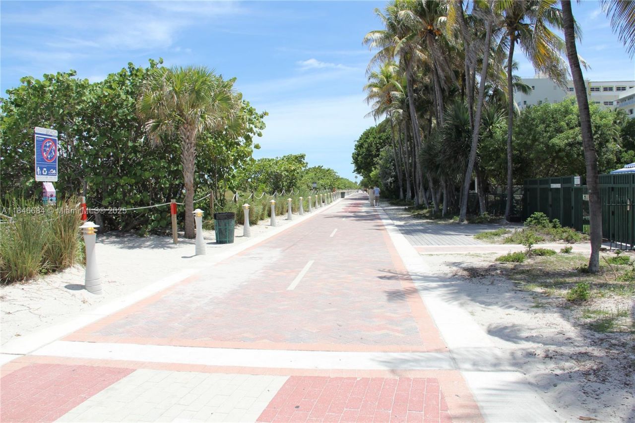 4401 Collins Ave, Unit 1915/1917, Miami Beach, FL 33140 Photo