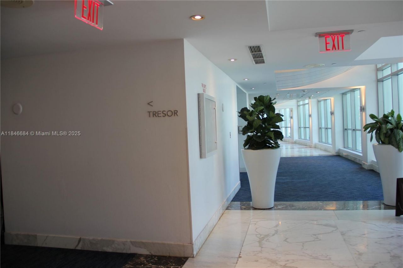 4401 Collins Ave, Unit 1915/1917, Miami Beach, FL 33140 Photo