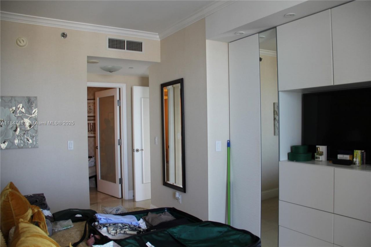 4401 Collins Ave, Unit 2315/2317, Miami Beach, FL 33140 Photo