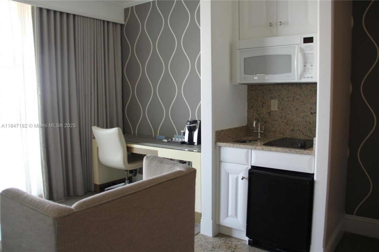 4401 Collins Ave, Unit 2315/2317, Miami Beach, FL 33140 Photo