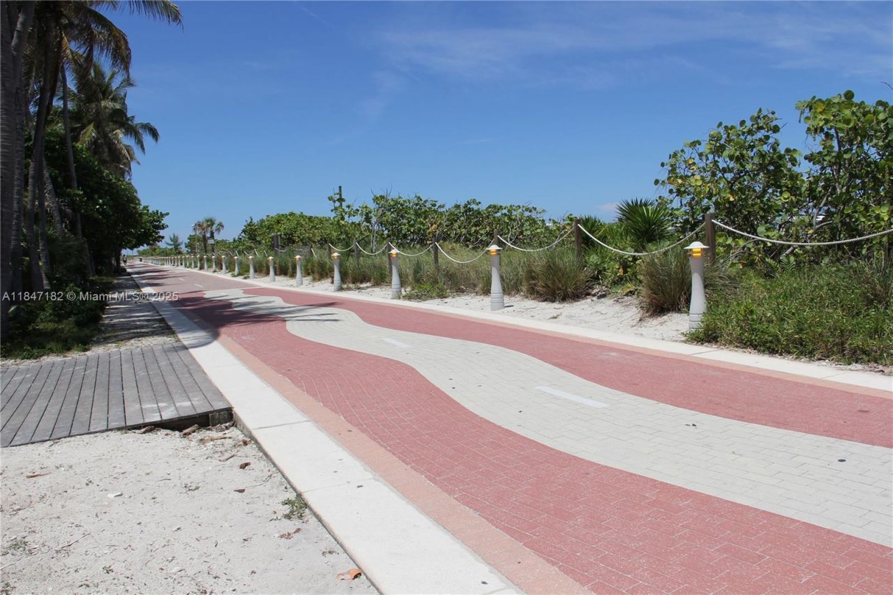 4401 Collins Ave, Unit 2315/2317, Miami Beach, FL 33140 Photo