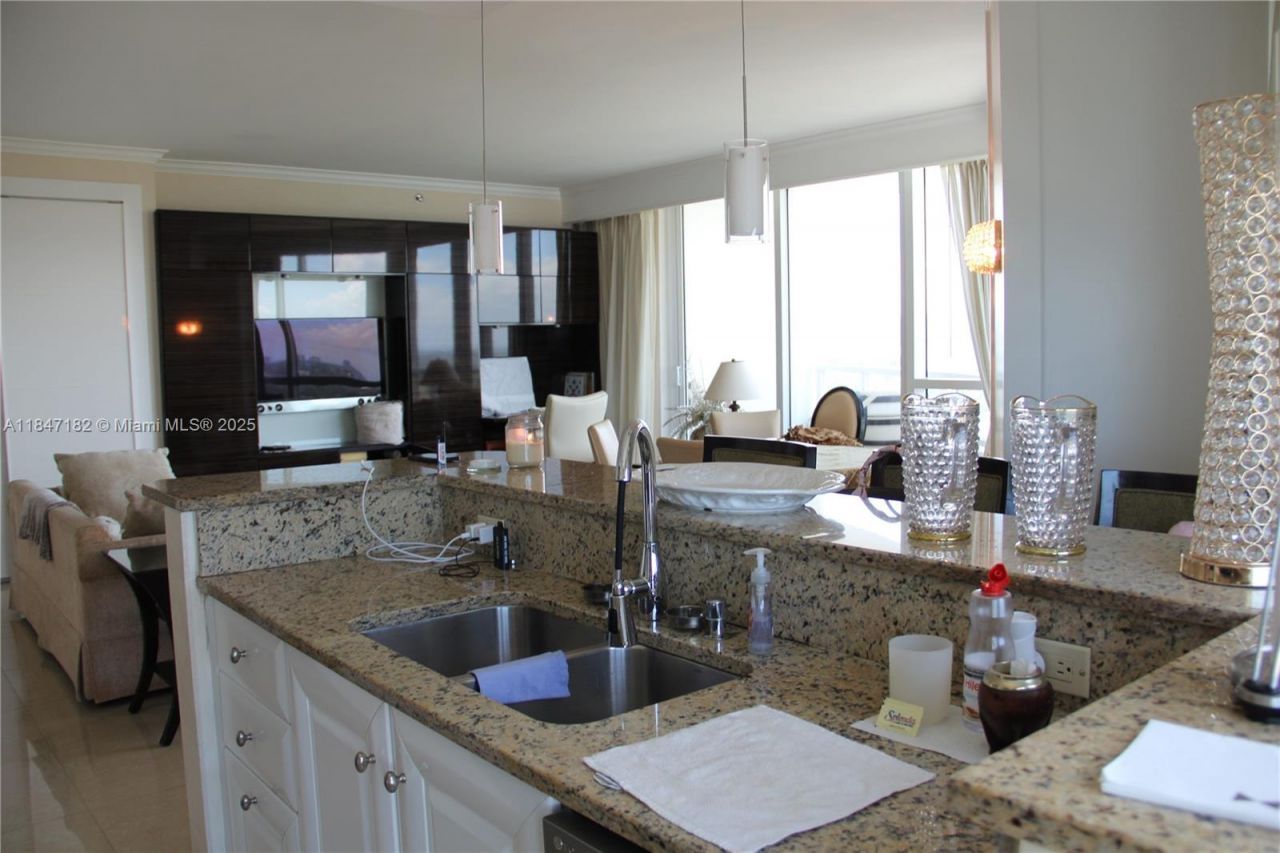 4401 Collins Ave, Unit 2315/2317, Miami Beach, FL 33140 Photo