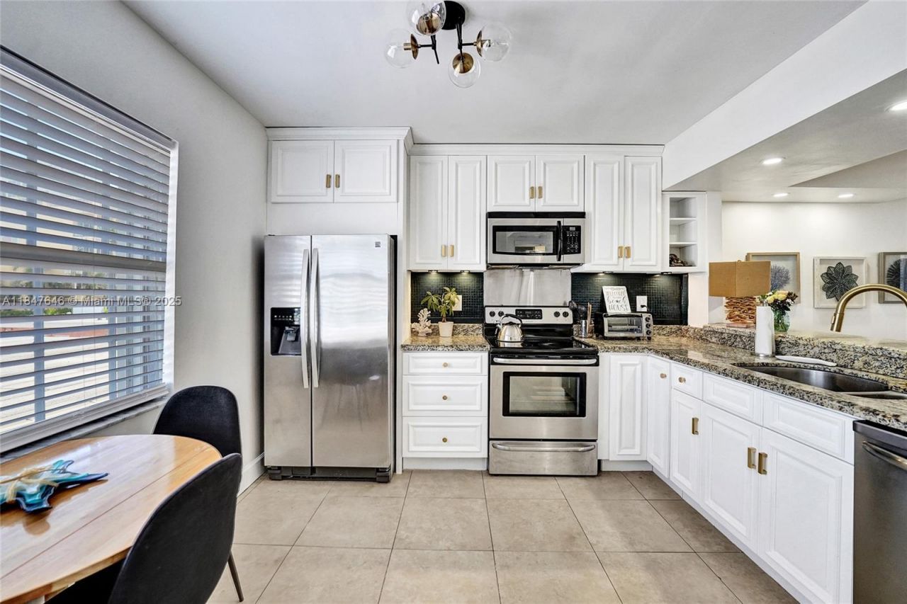 345 Virginia St, Hollywood, FL 33019 Photo