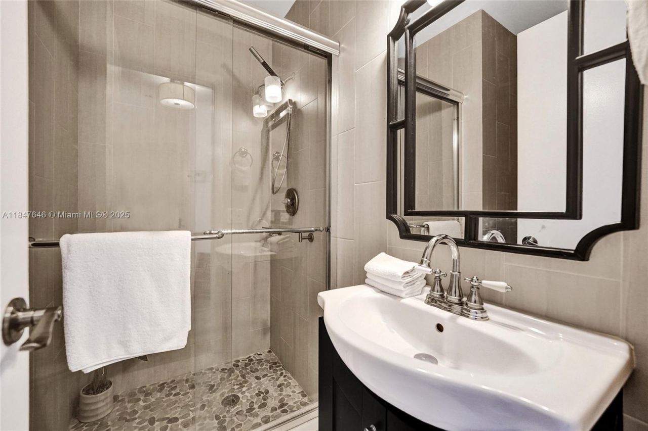 345 Virginia St, Hollywood, FL 33019 Photo