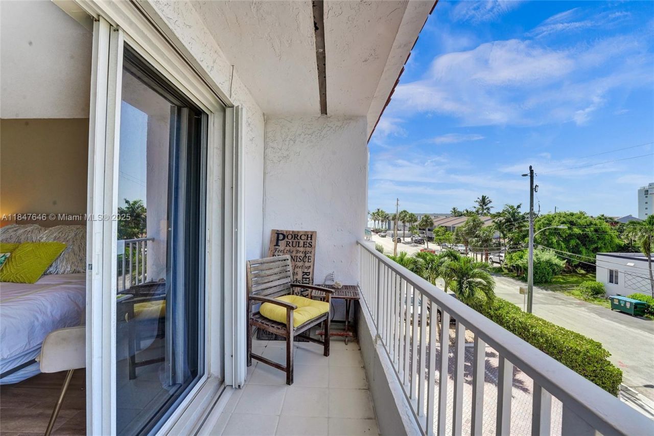 345 Virginia St, Hollywood, FL 33019 Photo