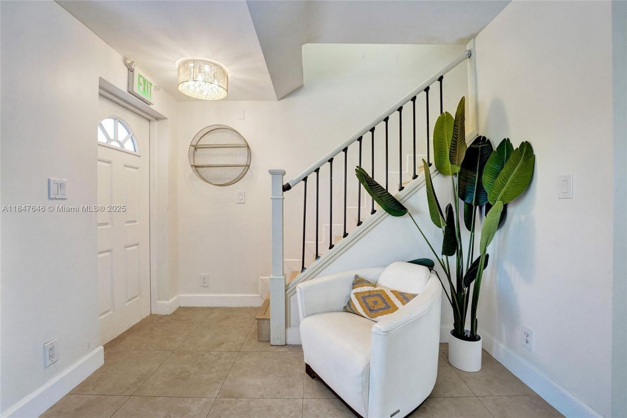 345 Virginia St, Hollywood, FL 33019 Photo