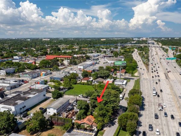 652 NW 31st St, Miami, FL 33127