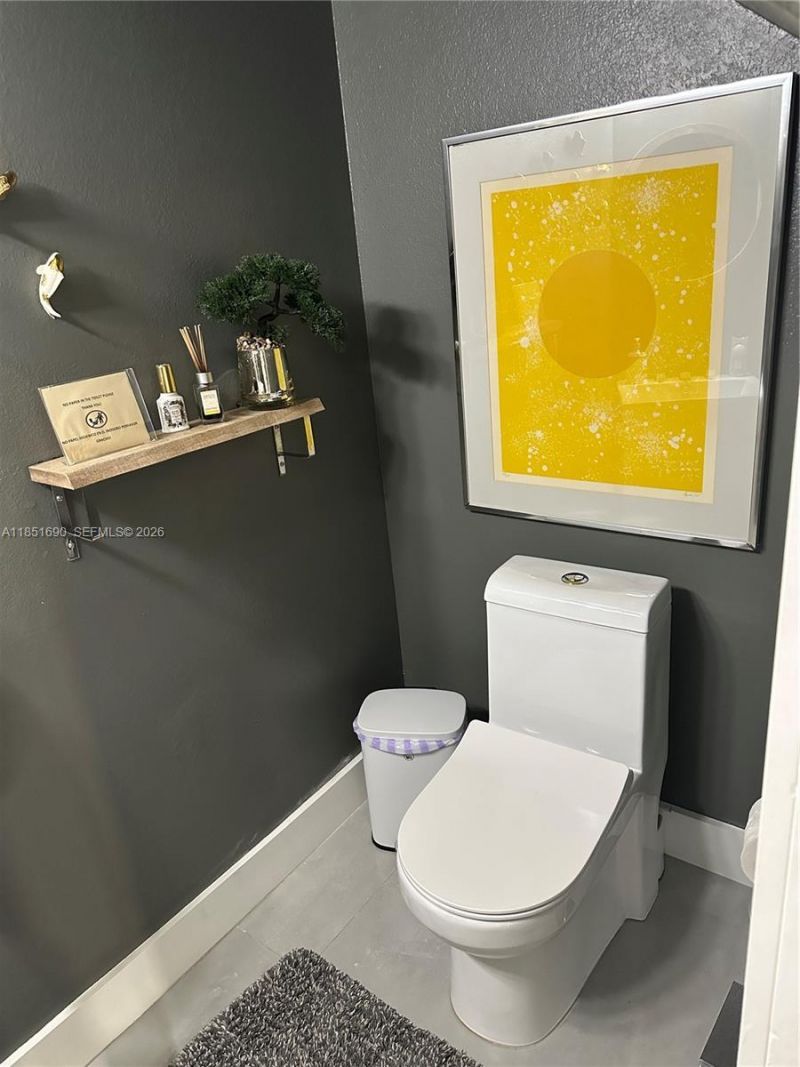 11 NE 151st St, Miami, FL 33162 Photo