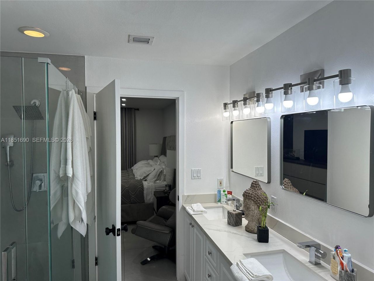 11 NE 151st St, Miami, FL 33162 Photo