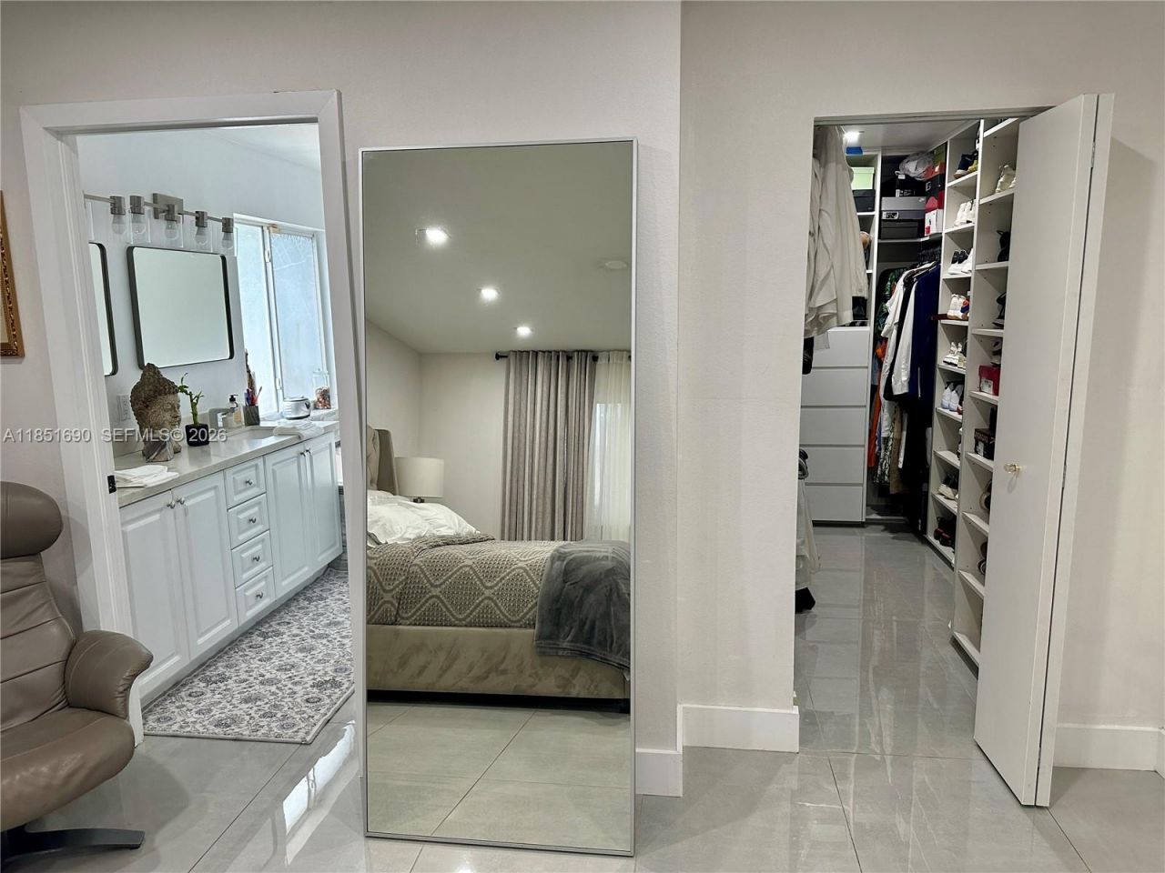 11 NE 151st St, Miami, FL 33162 Photo