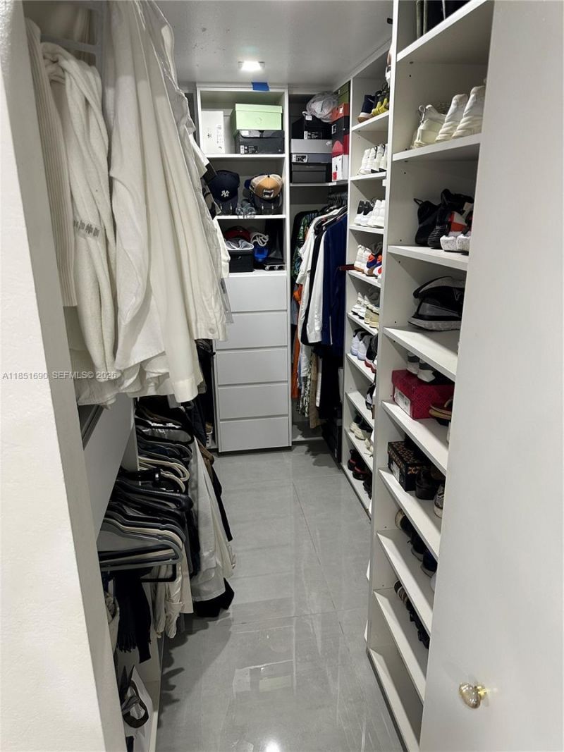 11 NE 151st St, Miami, FL 33162 Photo