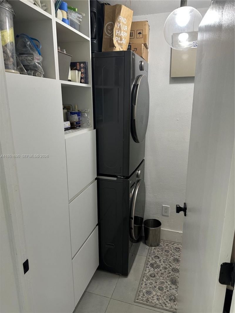 11 NE 151st St, Miami, FL 33162 Photo