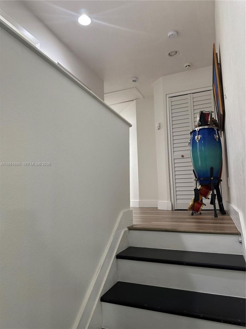 11 NE 151st St, Miami, FL 33162 Photo