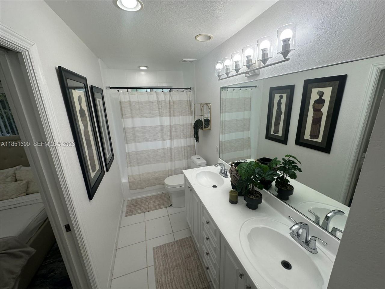 11 NE 151st St, Miami, FL 33162 Photo