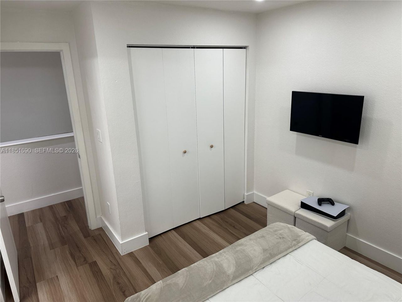 11 NE 151st St, Miami, FL 33162 Photo