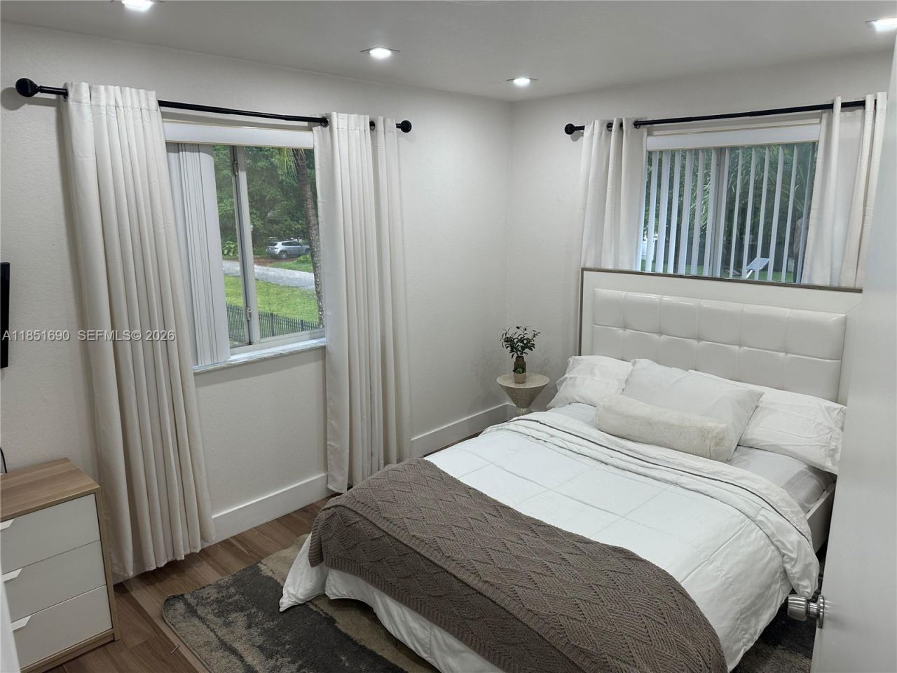 11 NE 151st St, Miami, FL 33162 Photo