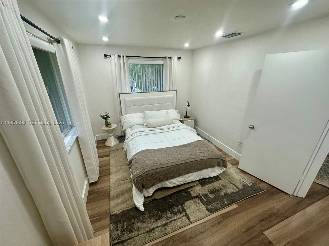 11 NE 151st St, Miami, FL 33162 Photo