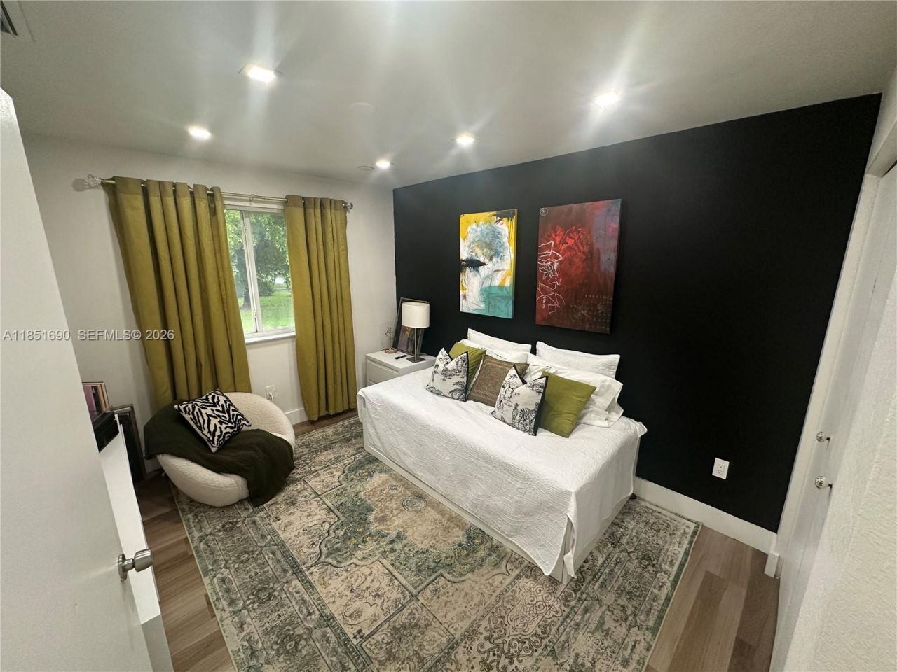 11 NE 151st St, Miami, FL 33162 Photo