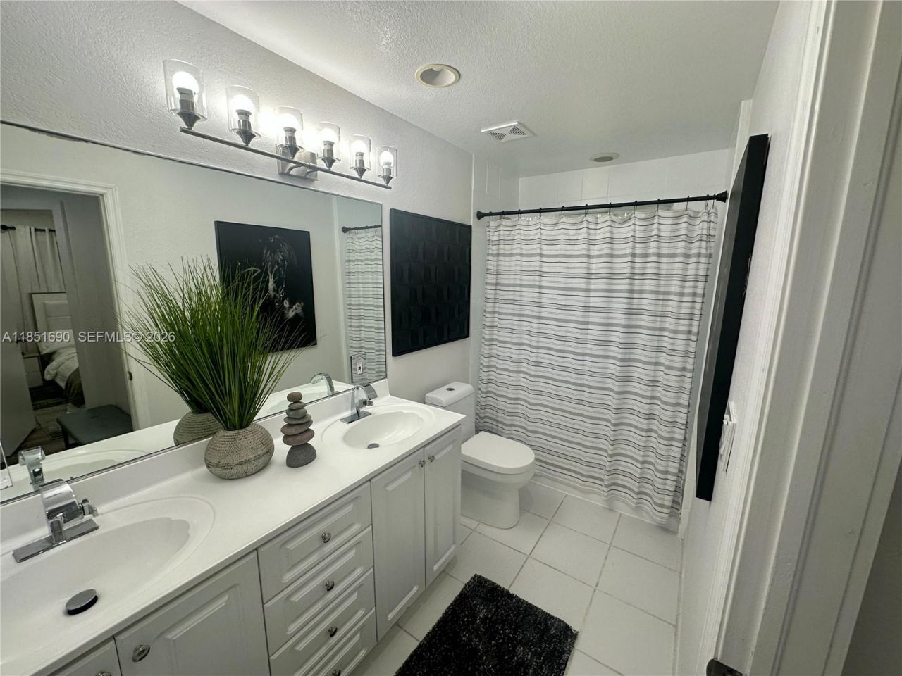 11 NE 151st St, Miami, FL 33162 Photo