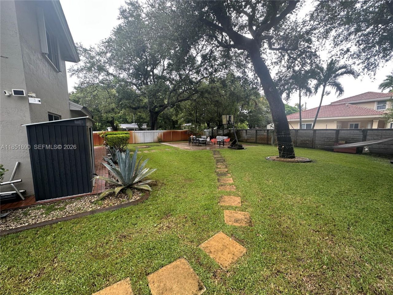 11 NE 151st St, Miami, FL 33162 Photo