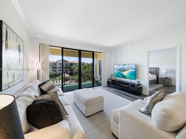 800 Uno Lago Dr, Unit 301, Juno Beach, FL 33408