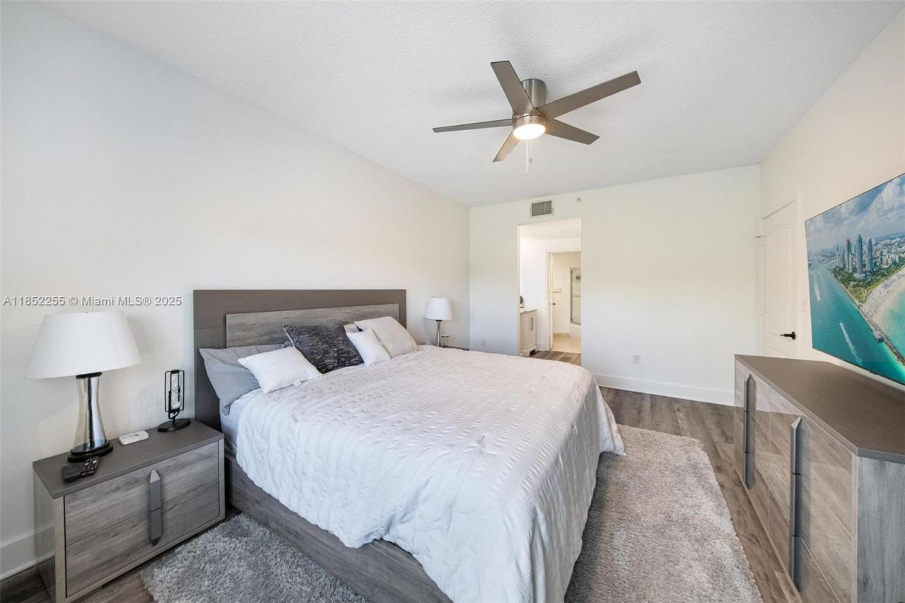 800 Uno Lago Dr, Unit 301, Juno Beach, FL 33408 Photo