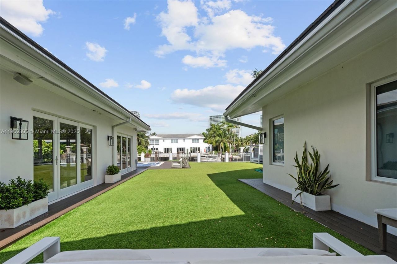 194 Golden Beach Dr, Golden Beach, FL 33160 Photo