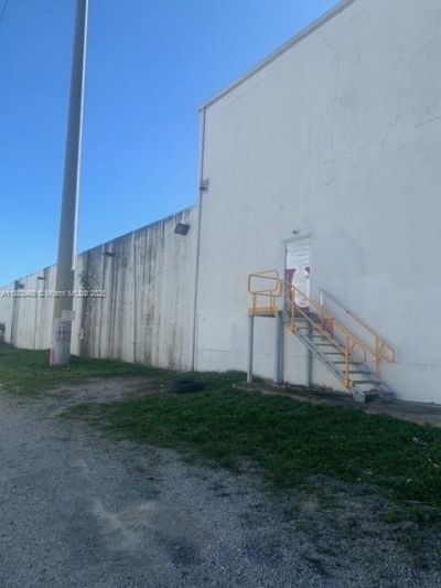 1395 NW 22nd St, Miami, FL 33142 Photo