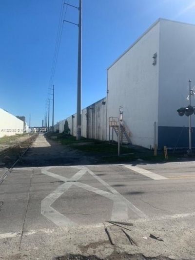 1395 NW 22nd St, Miami, FL 33142 Photo