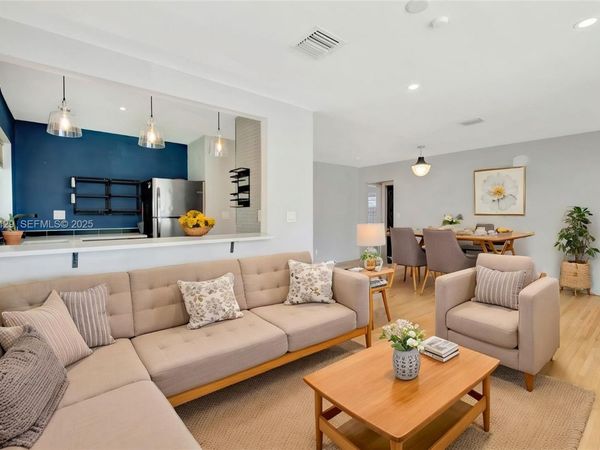 517 S 19th Ave, Hollywood, FL 33020