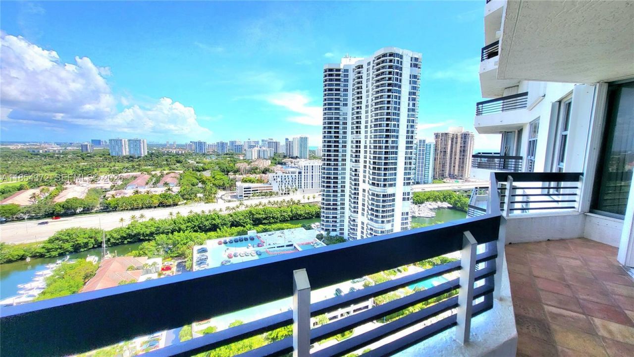 3530 Mystic Pointe Dr, Unit 2508, Aventura, FL 33180 Photo