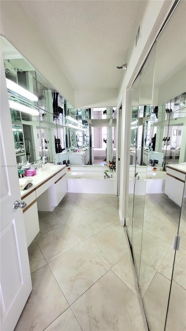 3530 Mystic Pointe Dr, Unit 2508, Aventura, FL 33180 Photo