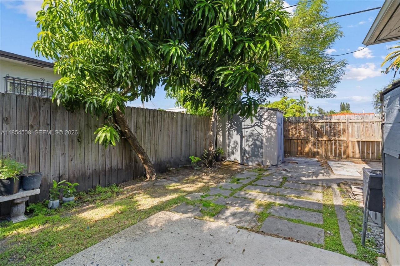 1701 SW 21st St, Miami, FL 33145 Photo